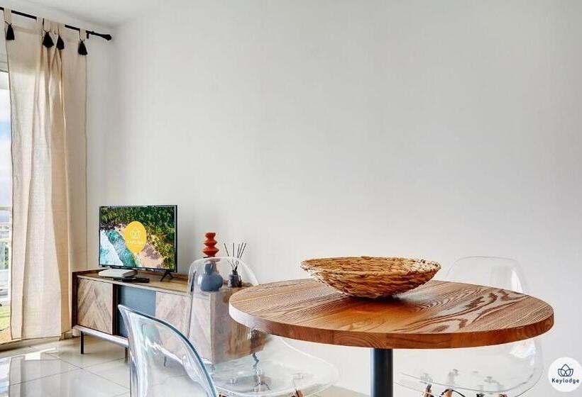 T2 Iris, Classé 2 étoiles Balcon Proche Centre De Saint Denis