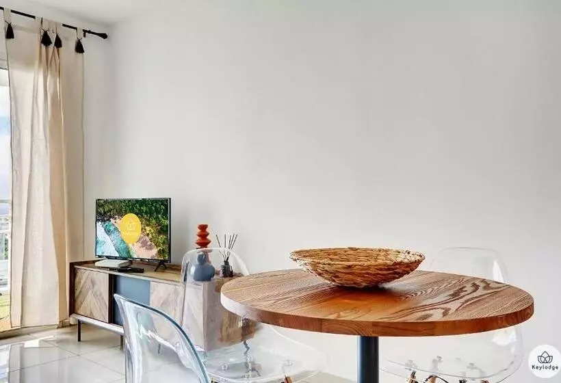 T2   Iris, Classé 2 étoiles   Balcon   Proche Centre De Saint Denis