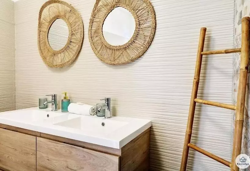 T2   Iris, Classé 2 étoiles   Balcon   Proche Centre De Saint Denis