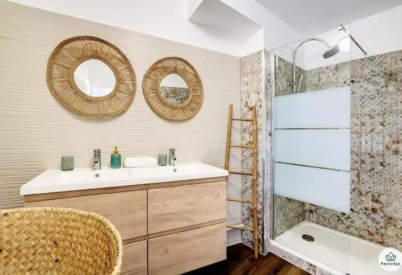 T2   Iris, Classé 2 étoiles   Balcon   Proche Centre De Saint Denis