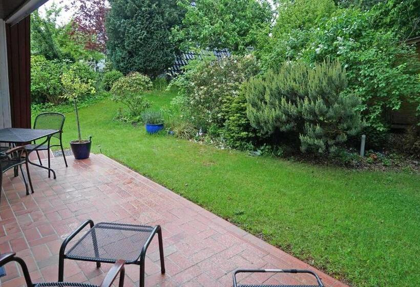 Zeltdachhaus Für Die Ganze Familie