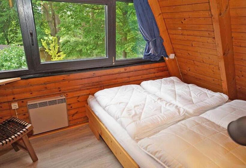 Zeltdachhaus Für Die Ganze Familie