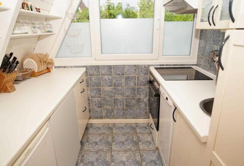 Zeltdachhaus Für Die Ganze Familie