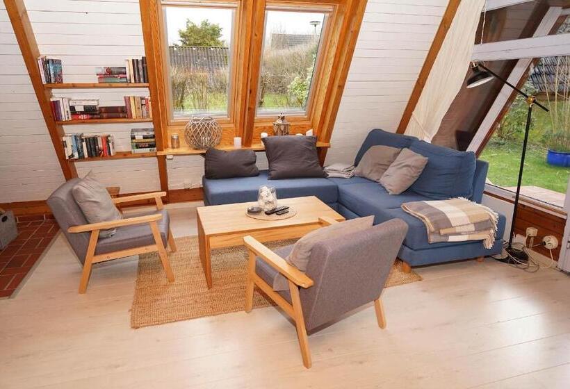 Zeltdachhaus Für Die Ganze Familie