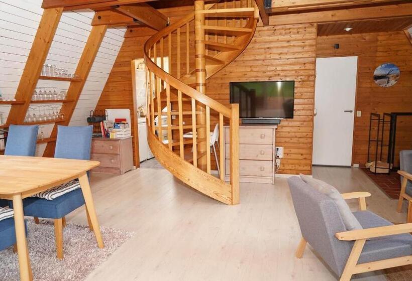 Zeltdachhaus Für Die Ganze Familie