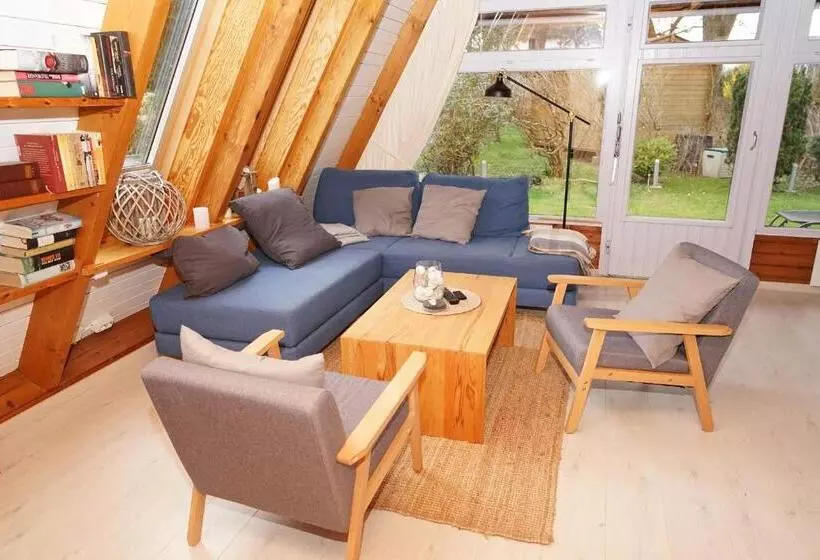 Zeltdachhaus Für Die Ganze Familie