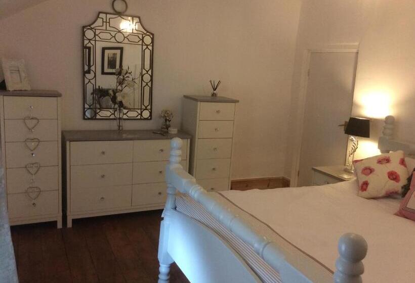 1850s Character Stone Cottage