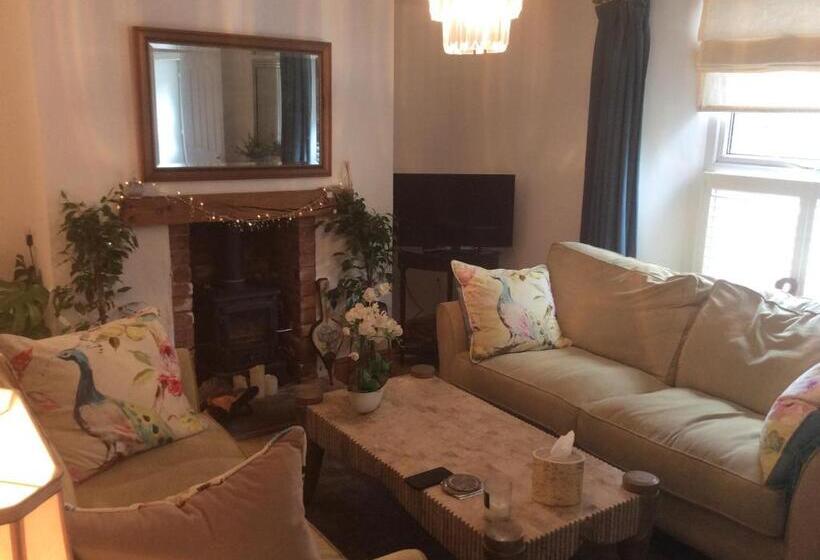 1850s Character Stone Cottage