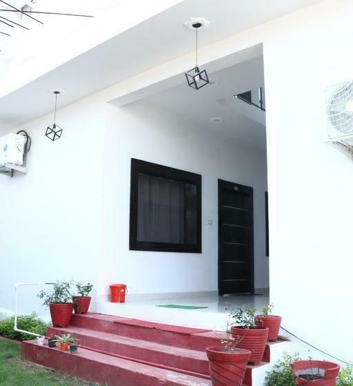 هاستل Madpackers Khajuraho