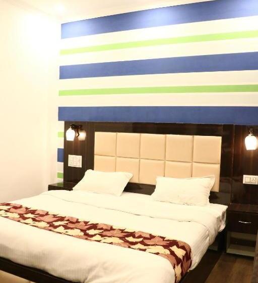 هاستل Madpackers Khajuraho