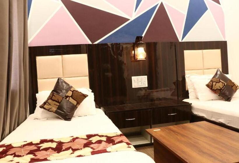 هاستل Madpackers Khajuraho