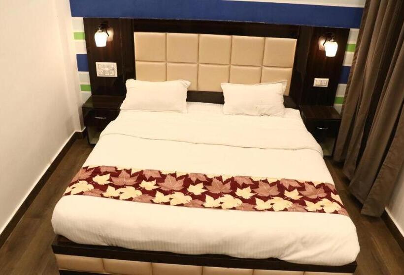 هاستل Madpackers Khajuraho