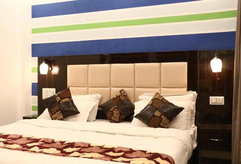 هاستل Madpackers Khajuraho