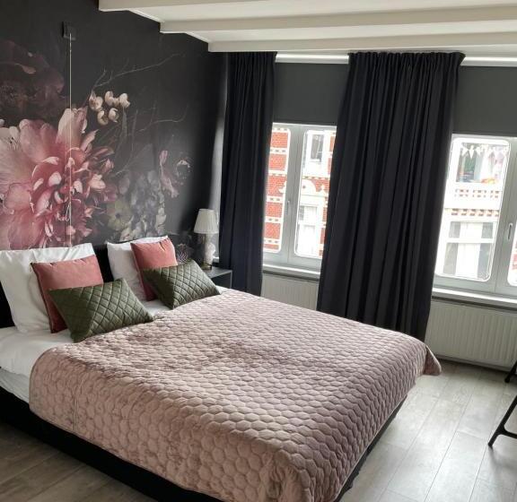 민박 Bnb Bruxelles   Studios & Apartments