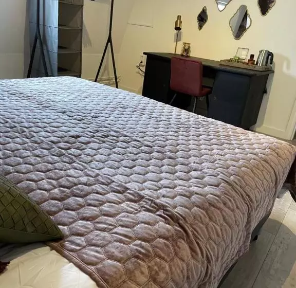 Aamiaismajoitus (B&B) Bnb Bruxelles   Studios & Apartments