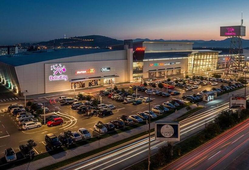 Central City Lux Apartments