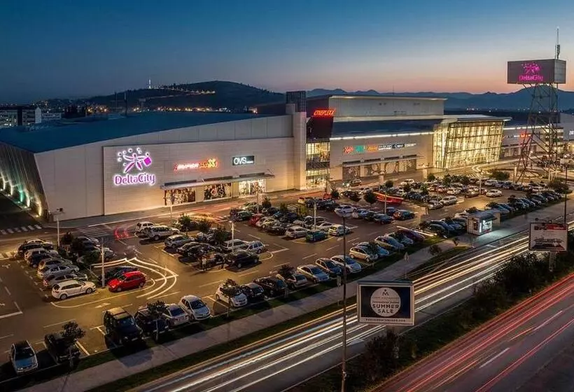 Central City Lux Apartments