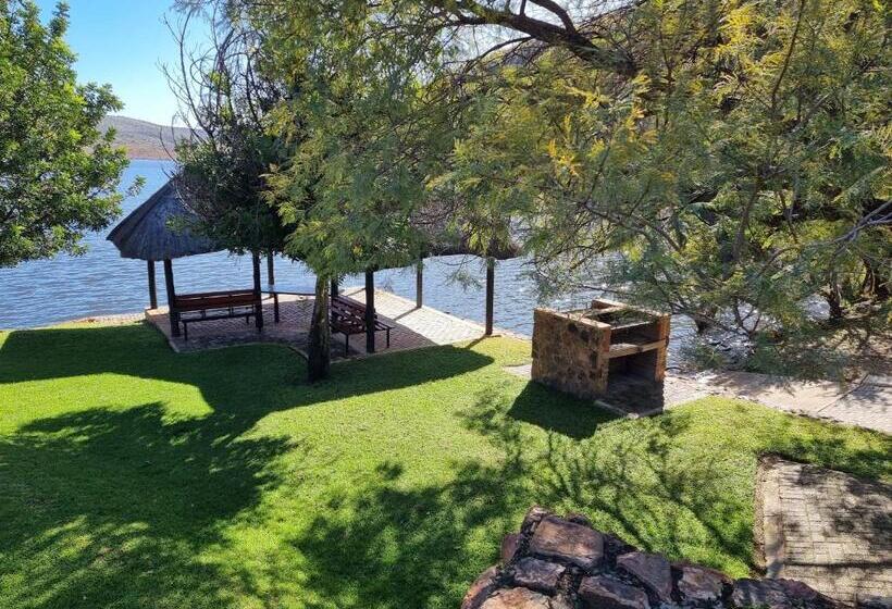 Fish Eagle Manor, Warmbaths