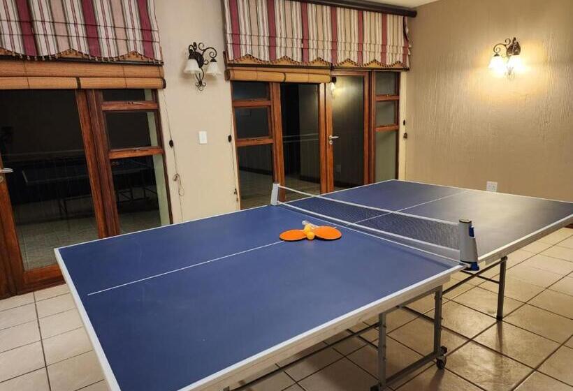 Fish Eagle Manor, Warmbaths