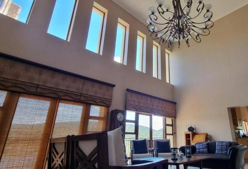 Fish Eagle Manor, Warmbaths