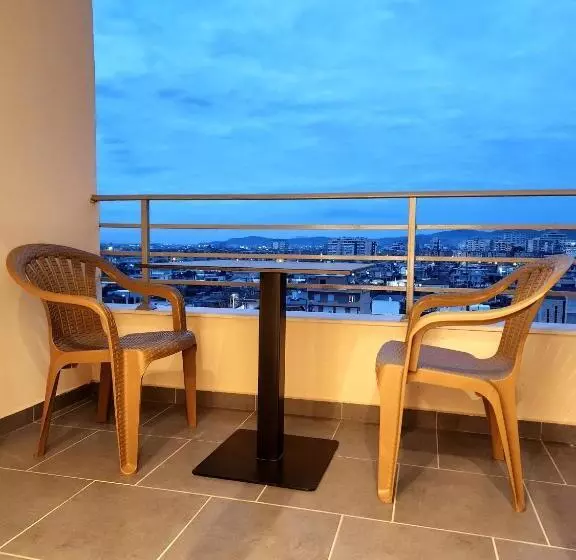 Modern And Cozy Apartments 150 Meters From The Beach, 750 Meters From Lungo Mare