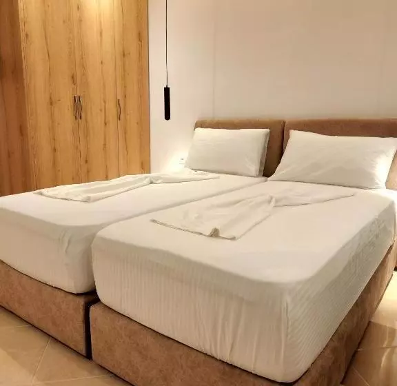 Modern And Cozy Apartments 150 Meters From The Beach, 750 Meters From Lungo Mare