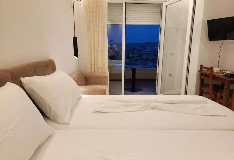 Modern And Cozy Apartments 150 Meters From The Beach, 750 Meters From Lungo Mare