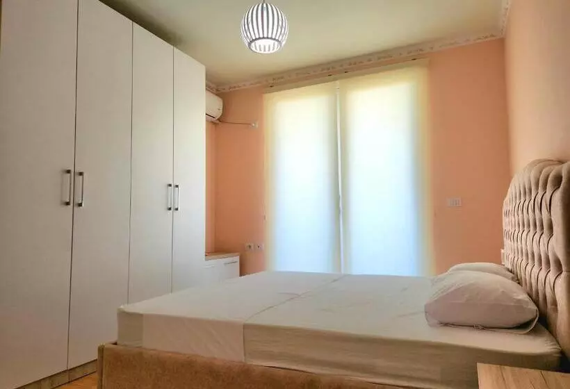 Modern And Cozy Apartments 150 Meters From The Beach, 750 Meters From Lungo Mare