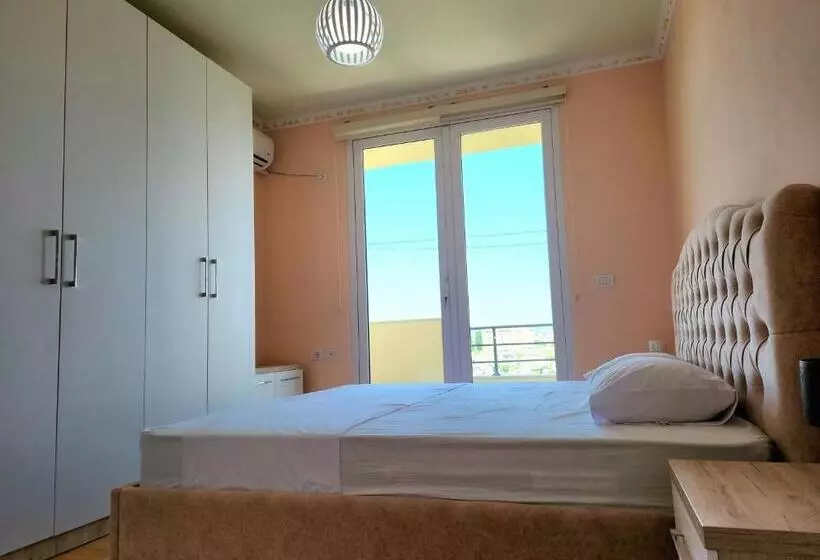 Modern And Cozy Apartments 150 Meters From The Beach, 750 Meters From Lungo Mare