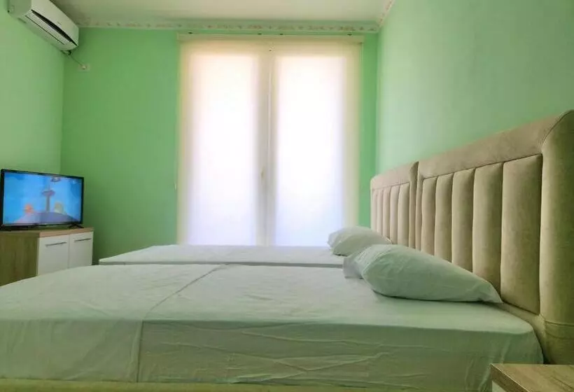 Modern And Cozy Apartments 150 Meters From The Beach, 750 Meters From Lungo Mare