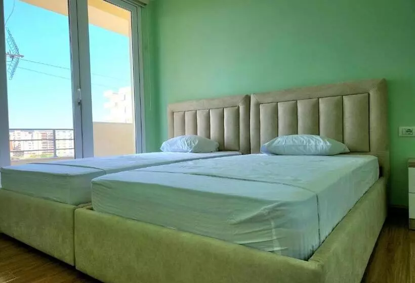 Modern And Cozy Apartments 150 Meters From The Beach, 750 Meters From Lungo Mare