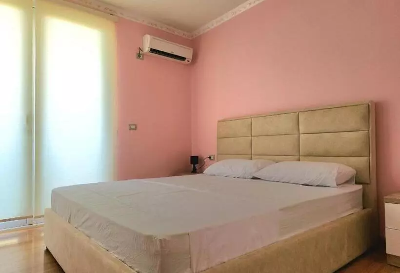 Modern And Cozy Apartments 150 Meters From The Beach, 750 Meters From Lungo Mare