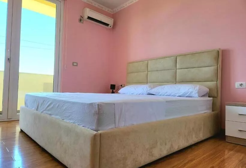 Modern And Cozy Apartments 150 Meters From The Beach, 750 Meters From Lungo Mare