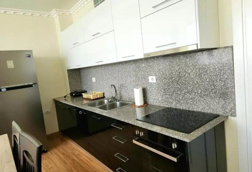 Modern And Cozy Apartments 150 Meters From The Beach, 750 Meters From Lungo Mare