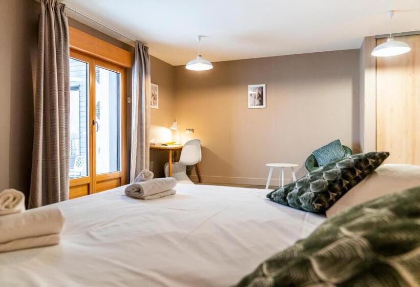 هتل Domaine Du Mont Saint Jean