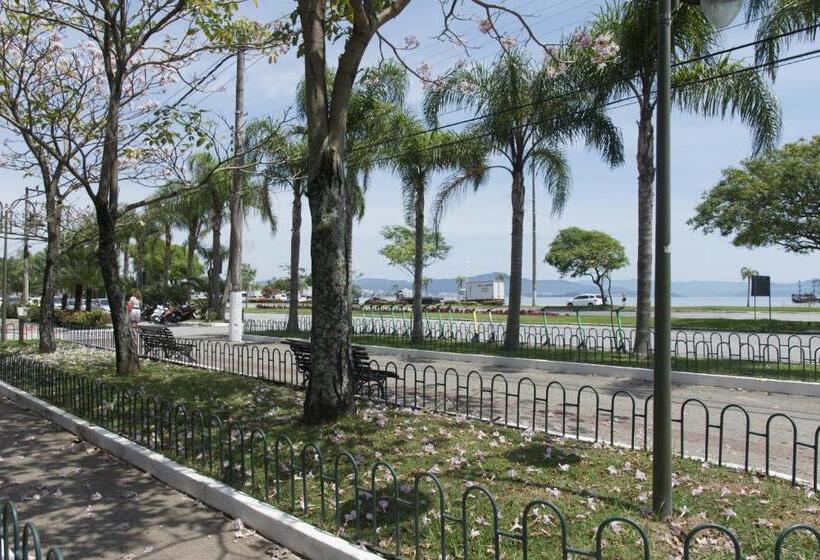 Joia De 1 Quarto A Poucos Passos Da Beiramar P693