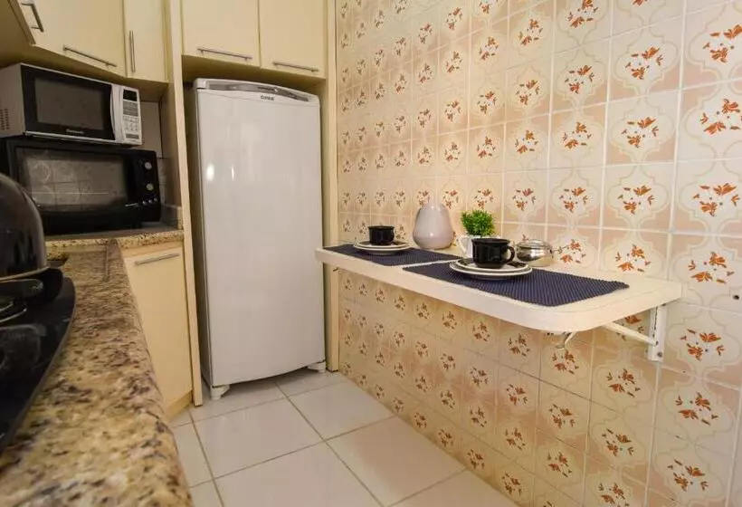 Joia De 1 Quarto A Poucos Passos Da Beiramar P693