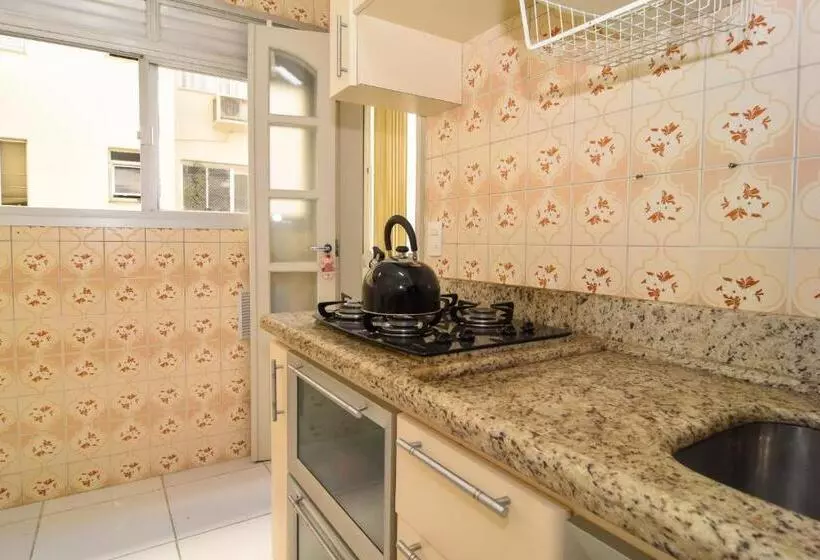 Joia De 1 Quarto A Poucos Passos Da Beiramar P693