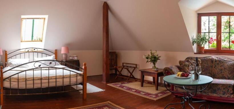 פנסיון Penzion Na Staré Poště