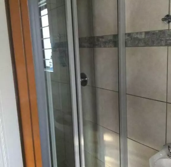 Majatalo Ruros Guest House