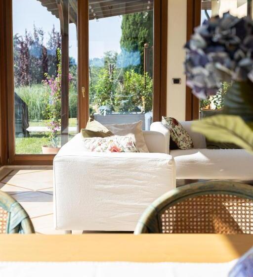 Villa Rolls   Porzione Di Villa Con Piscina,giardino E Parcheggi