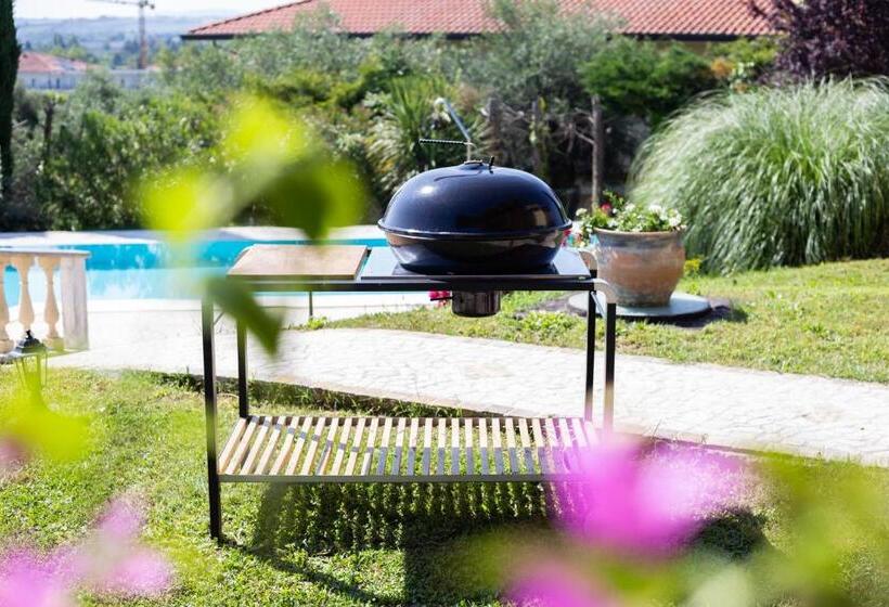 Villa Rolls   Porzione Di Villa Con Piscina,giardino E Parcheggi