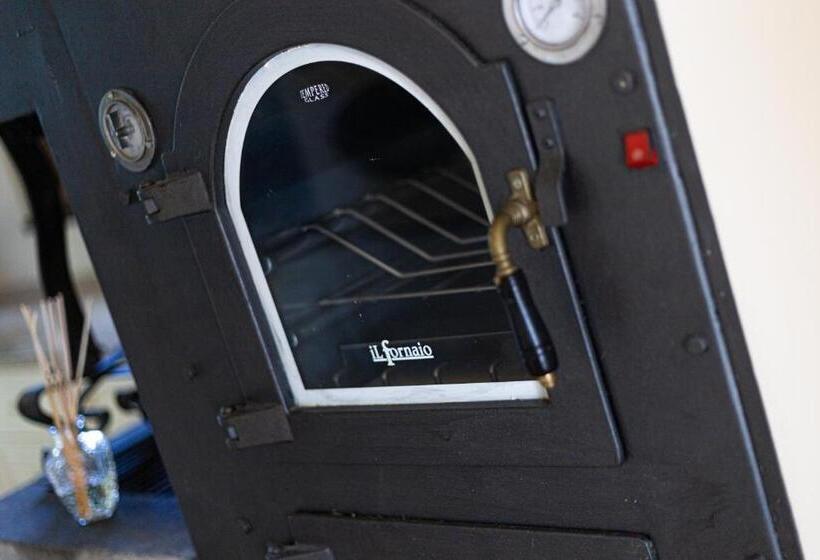 Villa Rolls   Porzione Di Villa Con Piscina,giardino E Parcheggi