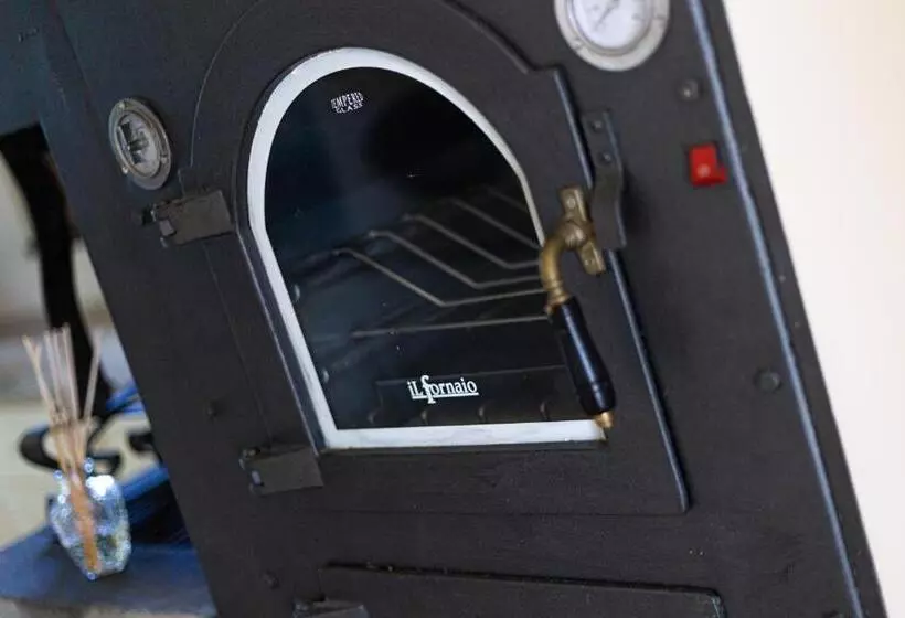 Villa Rolls   Porzione Di Villa Con Piscina,giardino E Parcheggi