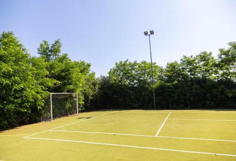 Villa Rolls   Porzione Di Villa Con Piscina,giardino E Parcheggi