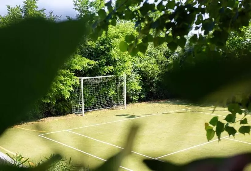 Villa Rolls   Porzione Di Villa Con Piscina,giardino E Parcheggi