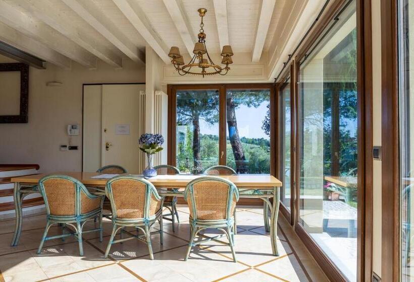 Villa Rolls   Porzione Di Villa Con Piscina,giardino E Parcheggi