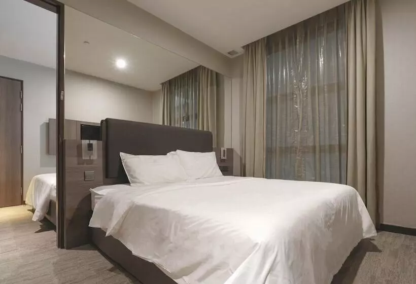 Amrise Hotel Kitchener