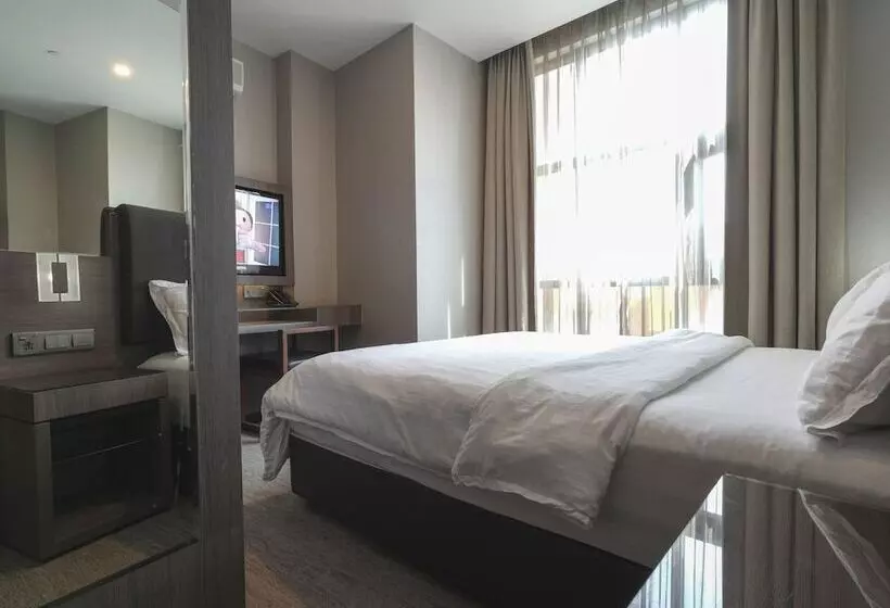 Amrise Hotel Kitchener