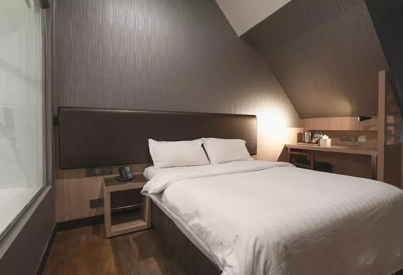 Amrise Hotel Kitchener